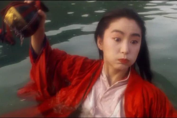 白酒，地產，無聲散場